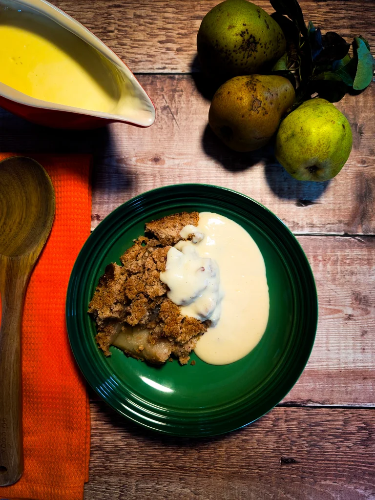 Warm Spiced Pear Crumble