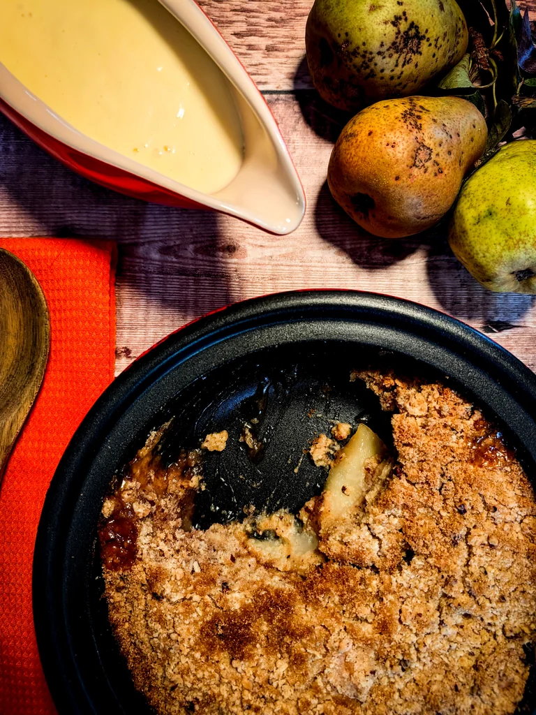 Warm Spiced Pear Crumble